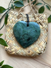 Load image into Gallery viewer, Manawa Pounamu (Heart Greenstone) 6cm