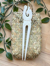 Load image into Gallery viewer, Hei Matau Heru (Small)