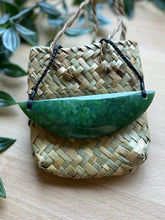 Load image into Gallery viewer, Chestplate Pounamu (Greenstone) 11cm