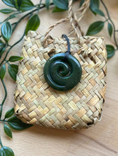 Load image into Gallery viewer, Closed Koru Pounamu (Greenstone) 4cm