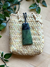 Load image into Gallery viewer, Toki Pounamu (Greenstone) 6cm