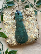 Load image into Gallery viewer, Mere Pounamu (Greenstone) 9cm
