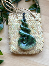 Load image into Gallery viewer, Pikorua Twist Pounamu (Greenstone) 9cm

