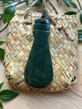 Load image into Gallery viewer, Mere Pounamu (Greenstone) 9cm
