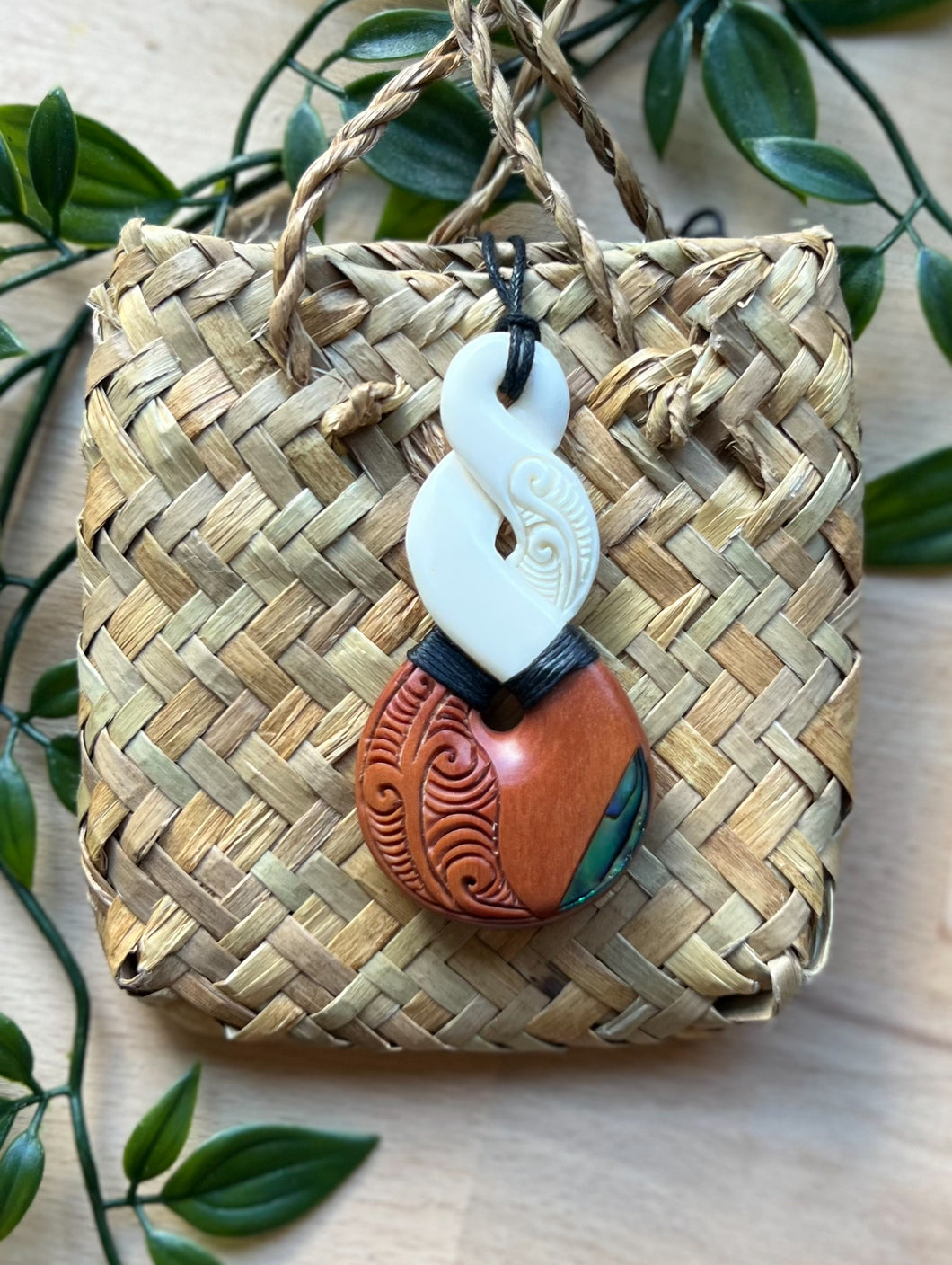 Pikorua (Twist) Pendant