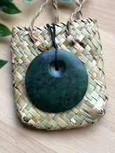 Load image into Gallery viewer, Porohita/Disc - Pounamu (Greenstone) 6.5cm
