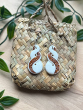 Load image into Gallery viewer, Pikorua (Twist) Earrings

