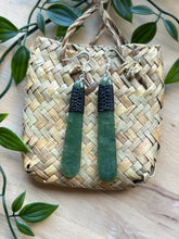 Load image into Gallery viewer, Drop Pounamu (Greenstone) Earrings 7cm
