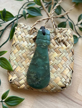 Load image into Gallery viewer, Mere Pounamu (Greenstone) 9cm
