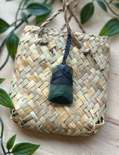 Load image into Gallery viewer, Toki Pounamu (Greenstone) 3.5cm
