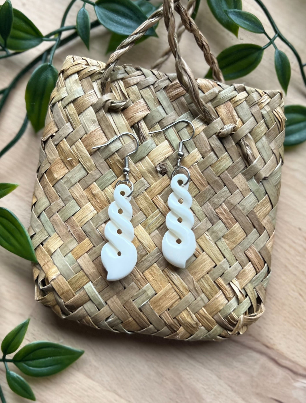 Pikorua (Twist) Earrings