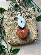 Load image into Gallery viewer, Pikorua (Twist) Pendant
