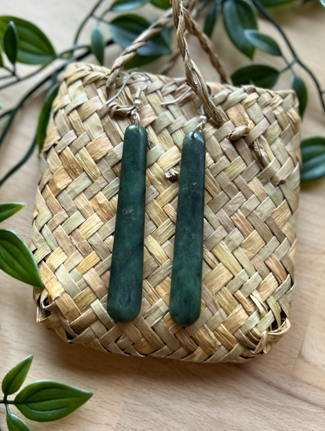 Pounamu Earrings (Greenstone) 7cm